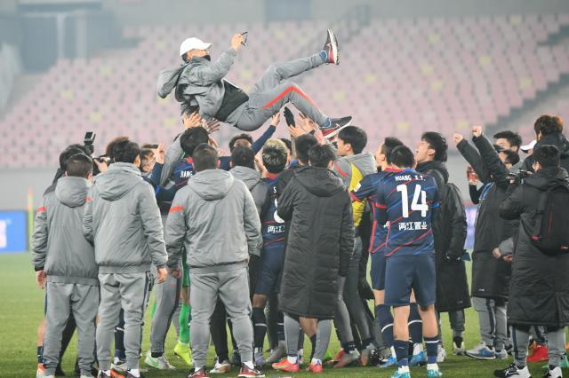 开云体育下载-股改失败只能躺平退出？ 重庆两江竞技步入“死”局